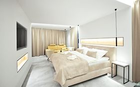 Enoteka Vinofol - Winebar & Cafe & Apartments